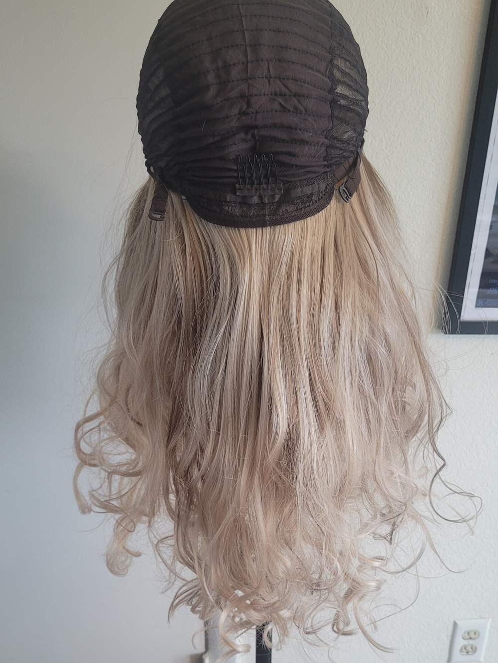Blonde Ombre Long Wavy Women's Wig - Cool Toned Blonde - Picture 4 of 4